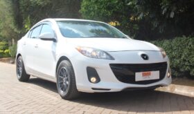 MAZDA AXELA.