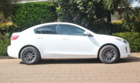 MAZDA AXELA.