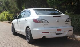 MAZDA AXELA.