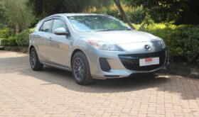 MAZDA AXELA.