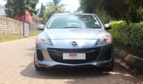 MAZDA AXELA.