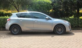 MAZDA AXELA.