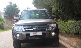 MITSUBISHI PAJERO SHOGAN.