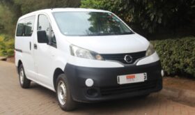 NISSAN NV200.