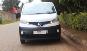 NISSAN NV200.