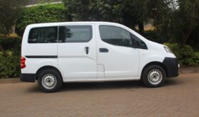 NISSAN NV200.
