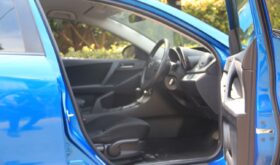 MAZDA AXELA.