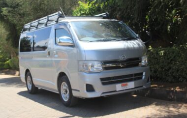 TOYOTA HIACE.