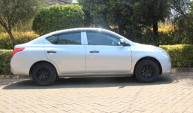 NISSAN TIIDA LATIO.