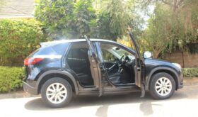 MAZDA CX-5.