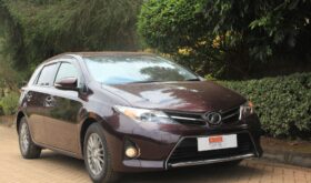 TOYOTA AURIS.