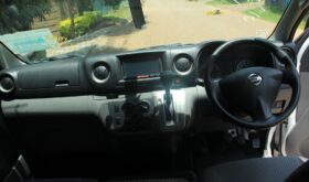 NISSAN NV350.