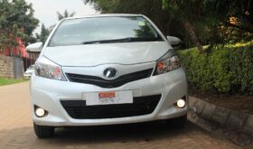 TOYOTA VITZ.