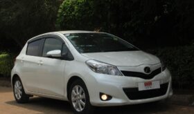 TOYOTA VITZ.