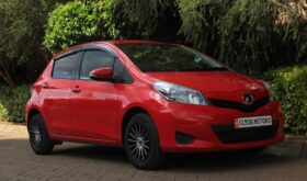 TOYOTA VITZ.