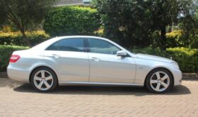 MERCEDES BENZ E200