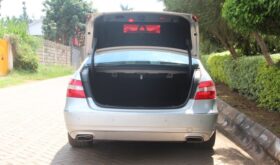 MERCEDES BENZ E200