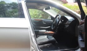 MERCEDES BENZ E200