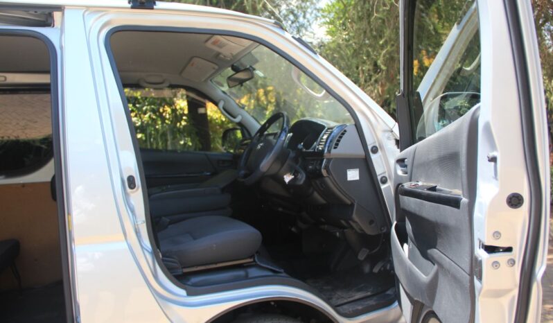 TOYOTA HIACE. full