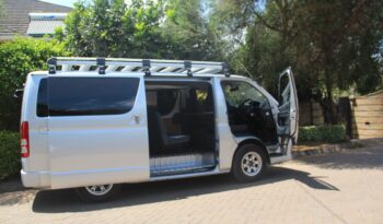 TOYOTA HIACE. full