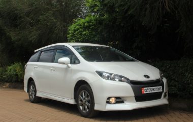 TOYOTA WISH.