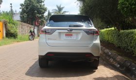 TOYOTA HARRIER.