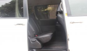TOYOTA NOAH.