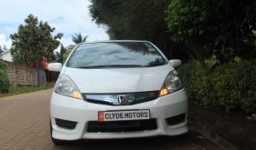 HONDA FIT SHUTTLE.