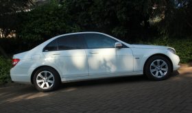 MERCEDES BENZ C200.